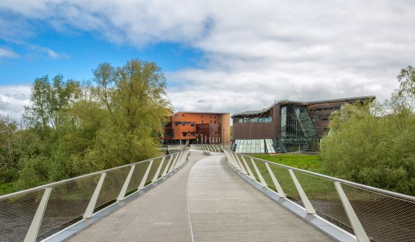 University of Limerick to make over 100,000 face visors for HSE front-line staff