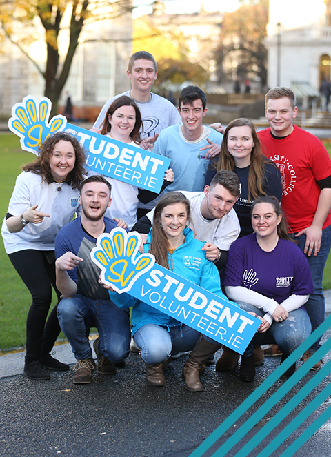 Group-Shot-3-Launch-of-studentvolunteer.ie-Students